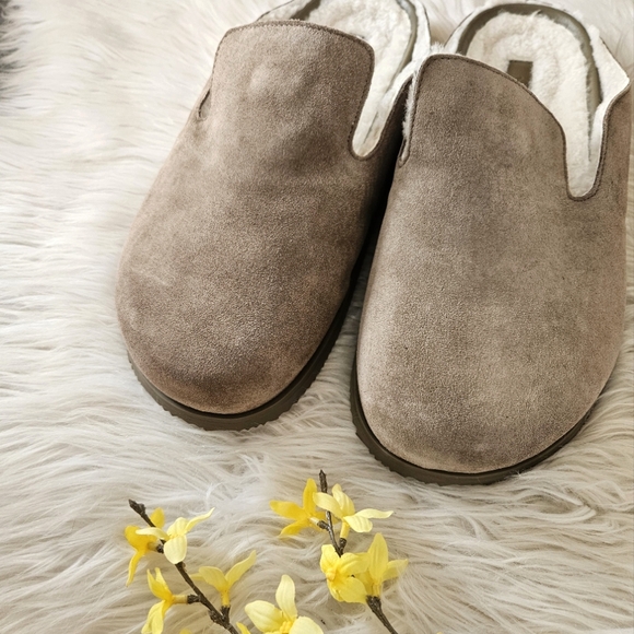 NIB VINCE 'Decker' Shearling-lined Suede Clog, 10.5 - Picture 8 of 12